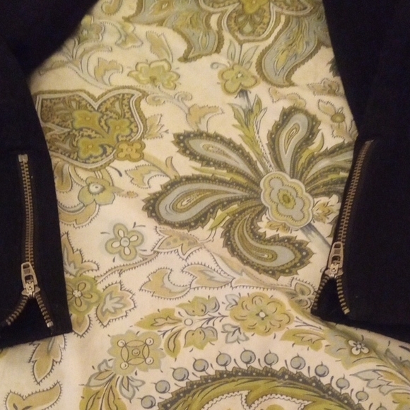 Banana Republic Women's Black Dress Pants with Ankle Zipper Accents Pre-owned - Picture 4 of 16